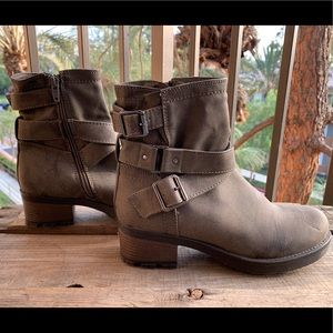 Grey/Tan Ankle Bootie